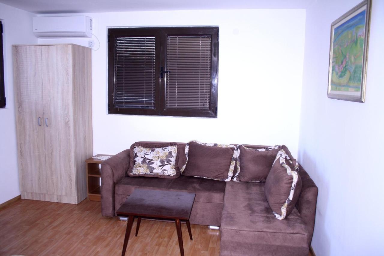 Guest House Ivana Игало Экстерьер фото